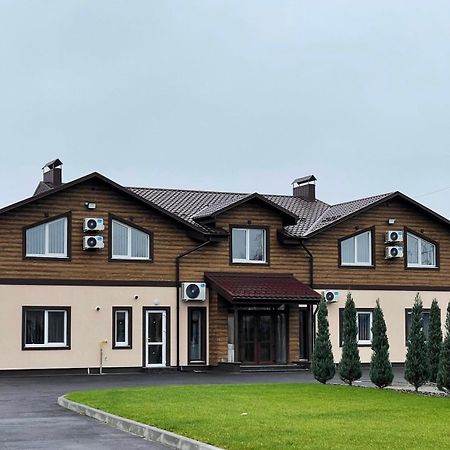 Ні Пуху, Ні Пера! Hotel Reshetylivka Kültér fotó