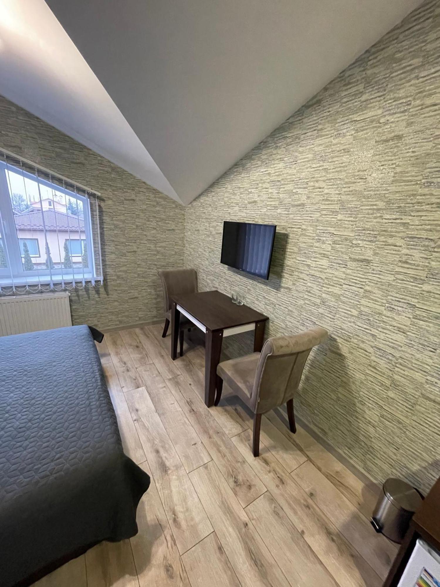 Ні Пуху, Ні Пера! Hotel Reshetylivka Kültér fotó