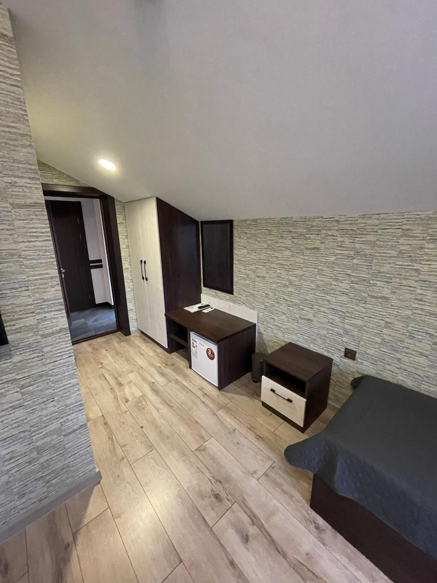 Ні Пуху, Ні Пера! Hotel Reshetylivka Kültér fotó